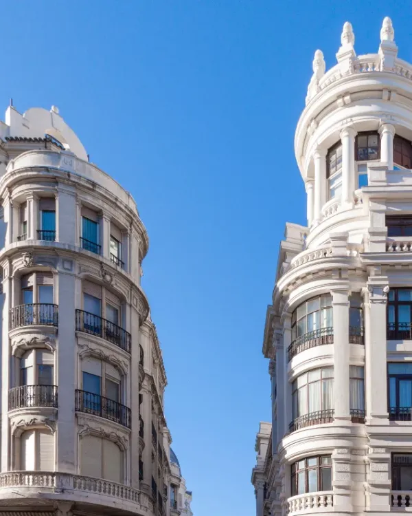 Fachadas de edificios clásicos en el centro de Madrid